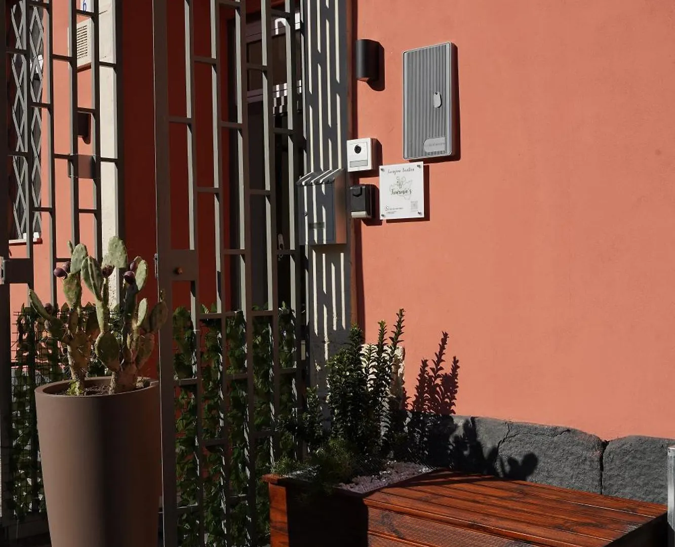 Holiday home Ficurinias House-Catania Central Location-Secure Parking Italy