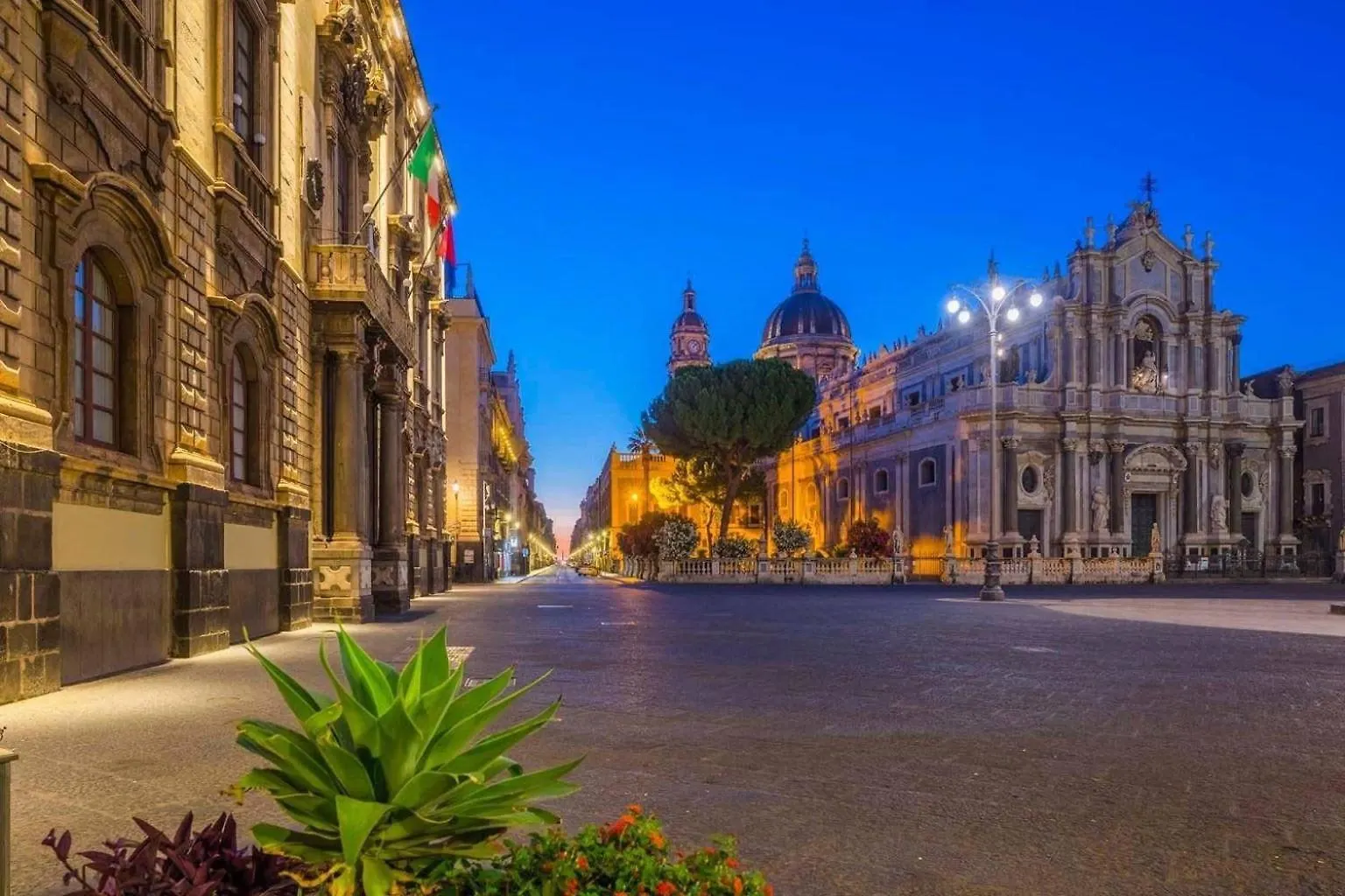 Holiday home Ficurinias House-Catania Central Location-Secure Parking