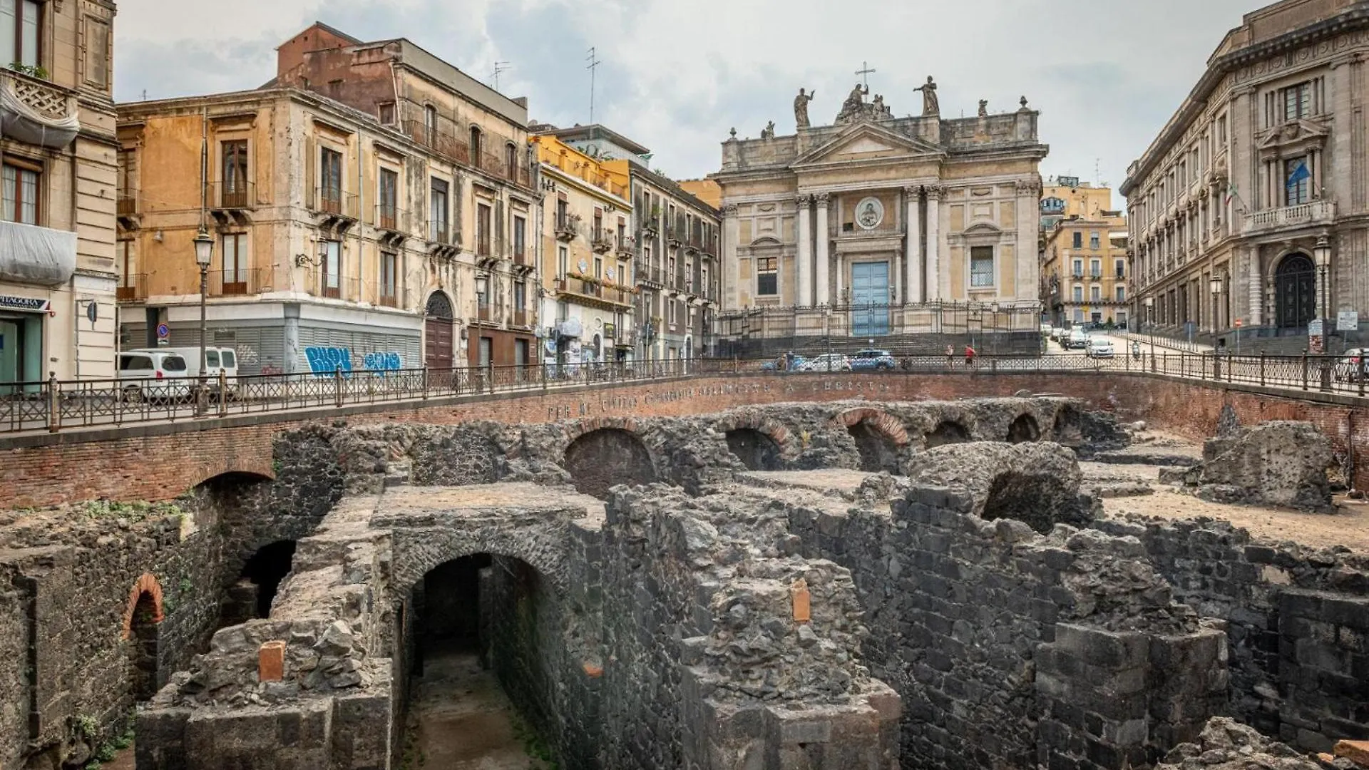 Ficurinias House-Catania Central Location-Secure Parking Tatil Evi